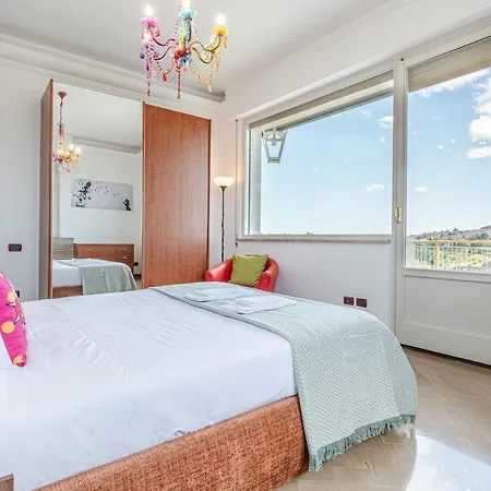 Terrazza Panoramica A Pochi Passi Dal Centro - Affitti Brevi
